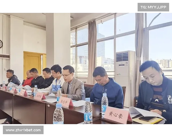 国际足球协会理事会深入探讨VAR改革方案与各方展开多方位谈判合作 国际足球协会理事会深入探讨VAR改革方案与各方展开多方位谈判合作